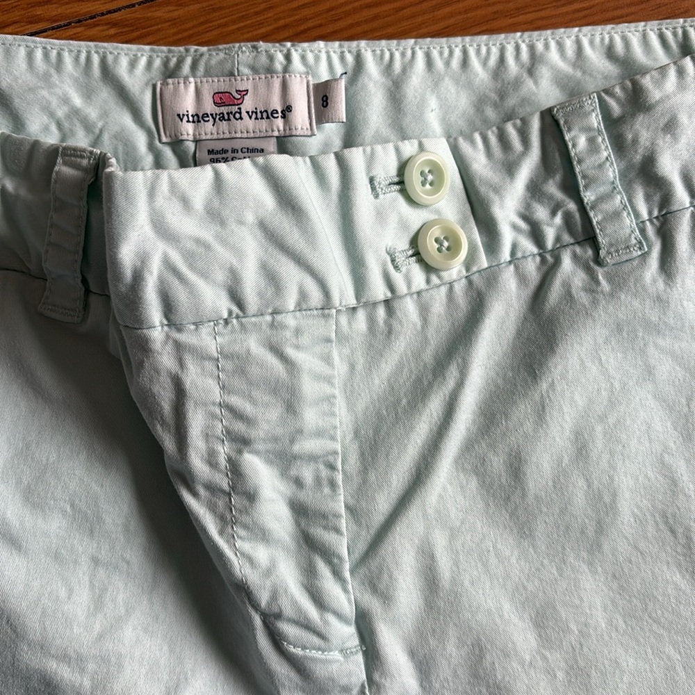 NWOT Woman’s Vineyard Vines Mint Shorts - Picture 2 of 4